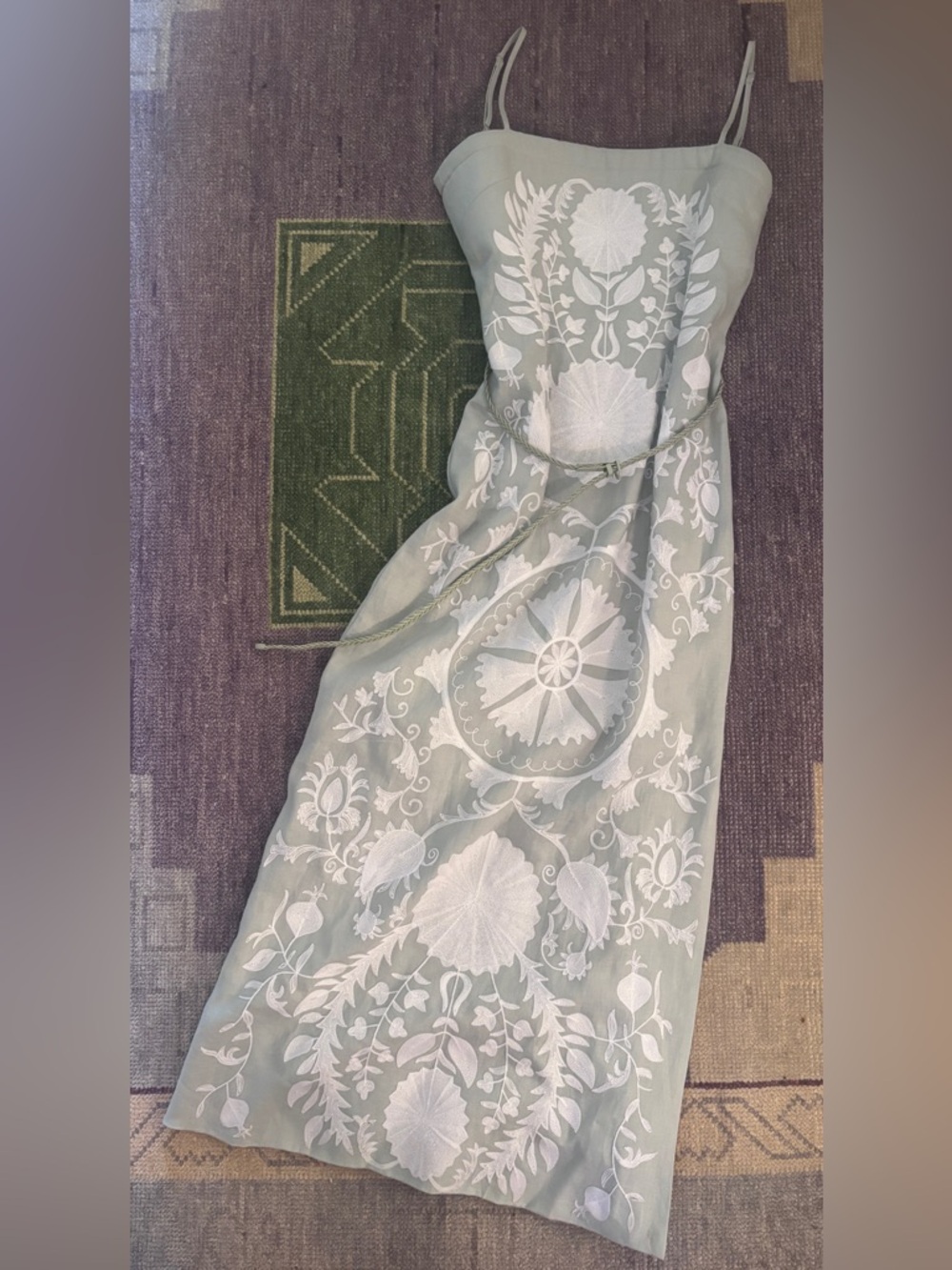Light green maxi with white embroidery and optional braided matching belt - Picture 3 of 5